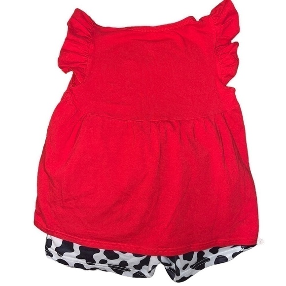 OUTFIT red ruffled top and cow print shorts - Picture 2 of 5